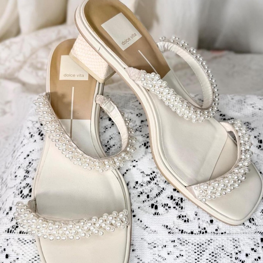 Dolce Vita River Pearl Heels in Vanilla Pearls – Women's Size 8.5